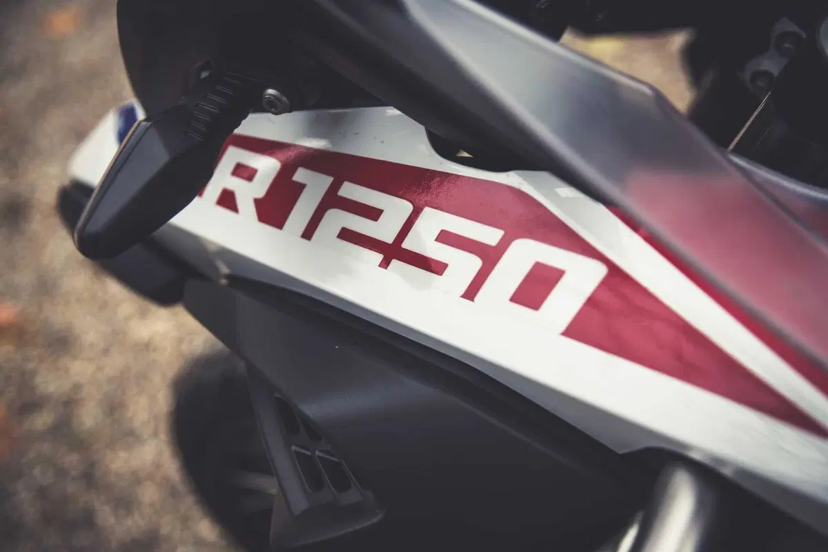 BMW R1250GS Adventure vs Triumph Tiger 1200 Rally Explorer [Video Prova] (7)