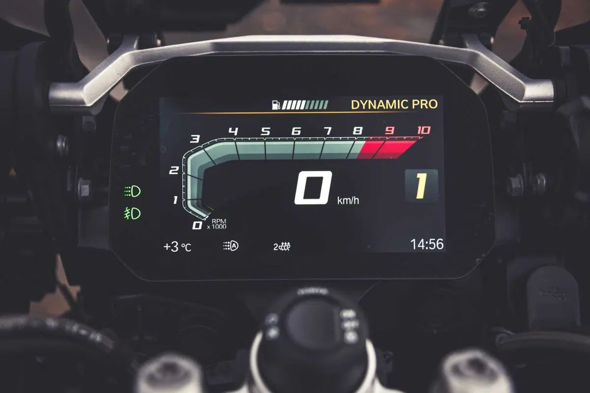 BMW R1250GS Adventure vs Triumph Tiger 1200 Rally Explorer [Video Prova] (4)