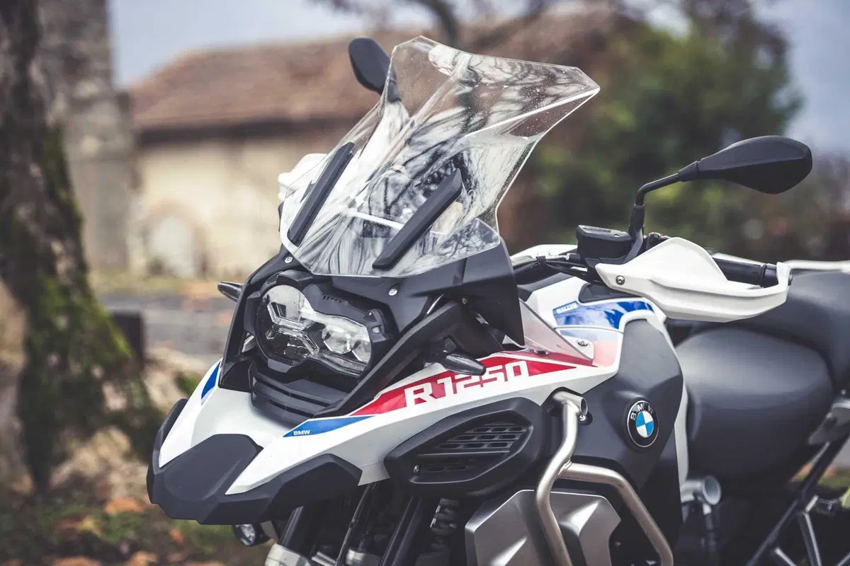 BMW R1250GS Adventure vs Triumph Tiger 1200 Rally Explorer [Video Prova] (8)