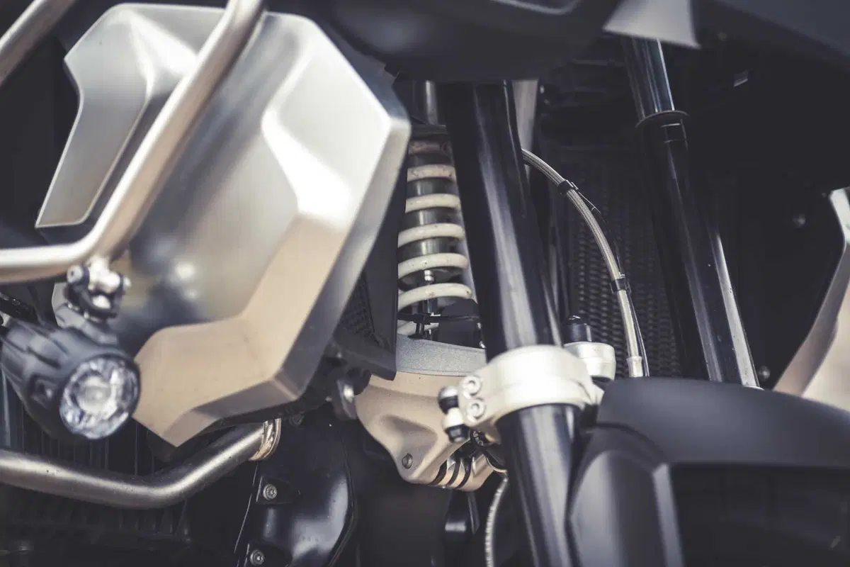 BMW R1250GS Adventure vs Triumph Tiger 1200 Rally Explorer [Video Prova] (12)