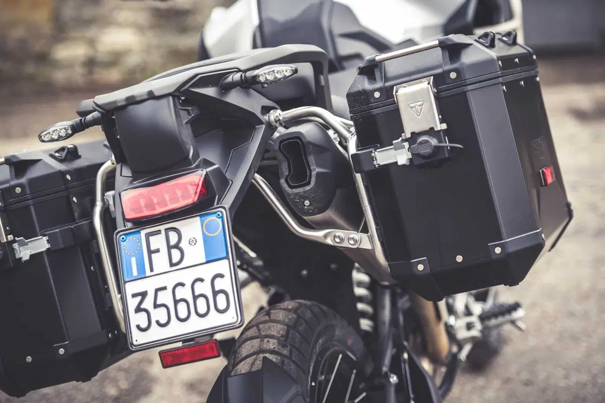 BMW R1250GS Adventure vs Triumph Tiger 1200 Rally Explorer [Video Prova] (8)