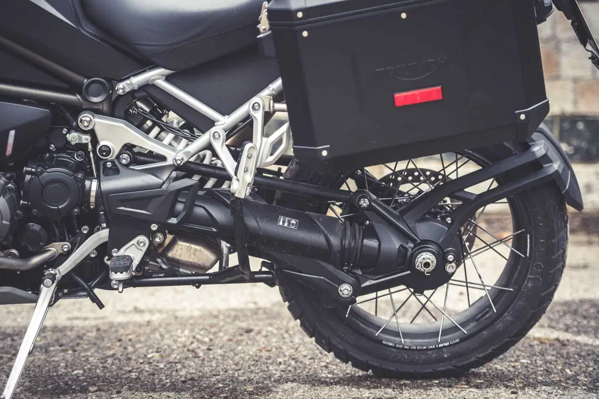 BMW R1250GS Adventure vs Triumph Tiger 1200 Rally Explorer [Video Prova] (11)