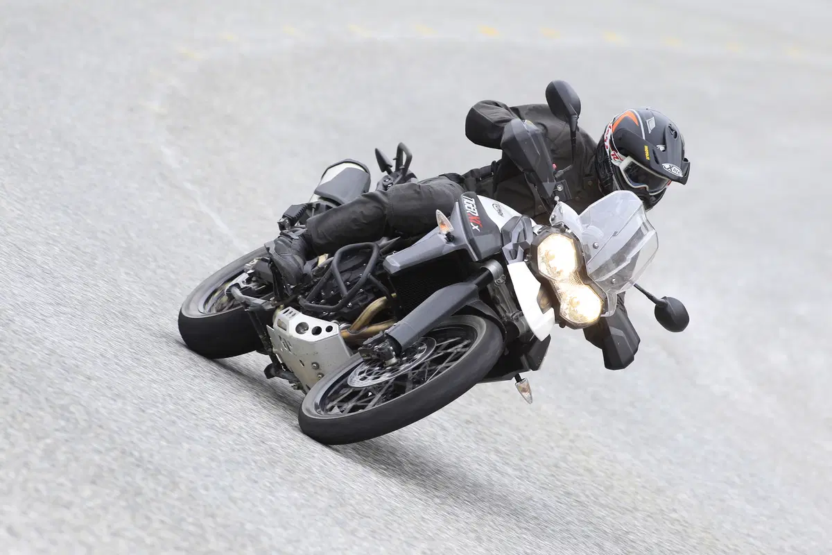 Triumph Tiger 800 XC (4)