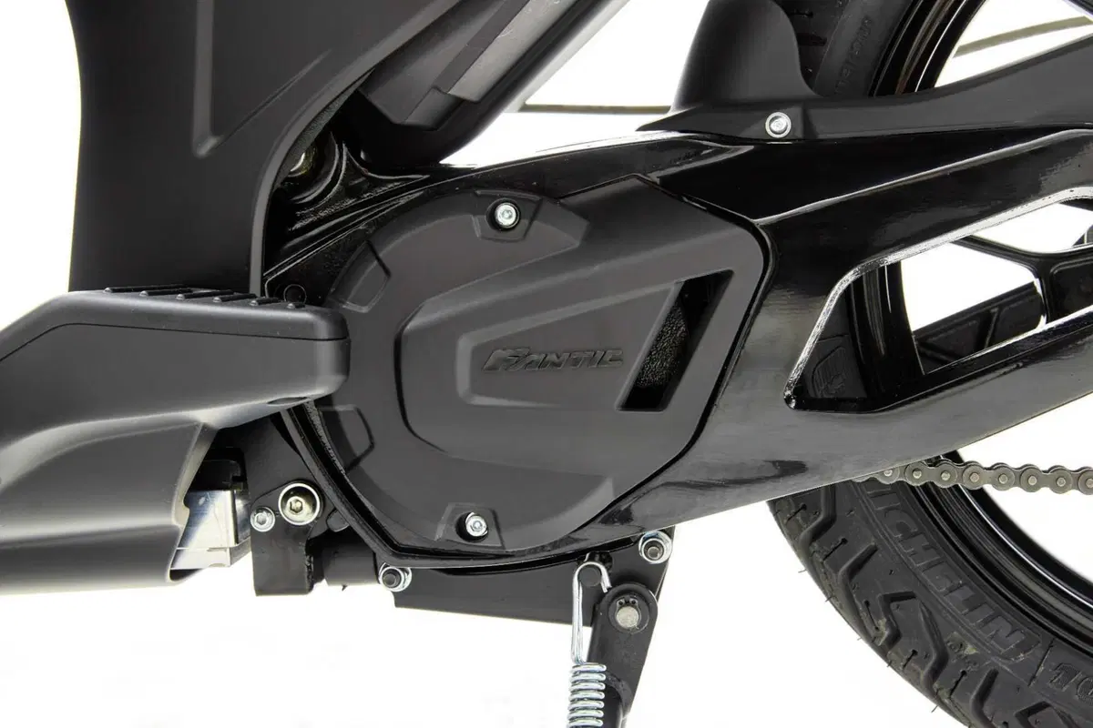 Fantic Electric, il primo scooter elettrico della marca veneta in vendita a febbraio (15)