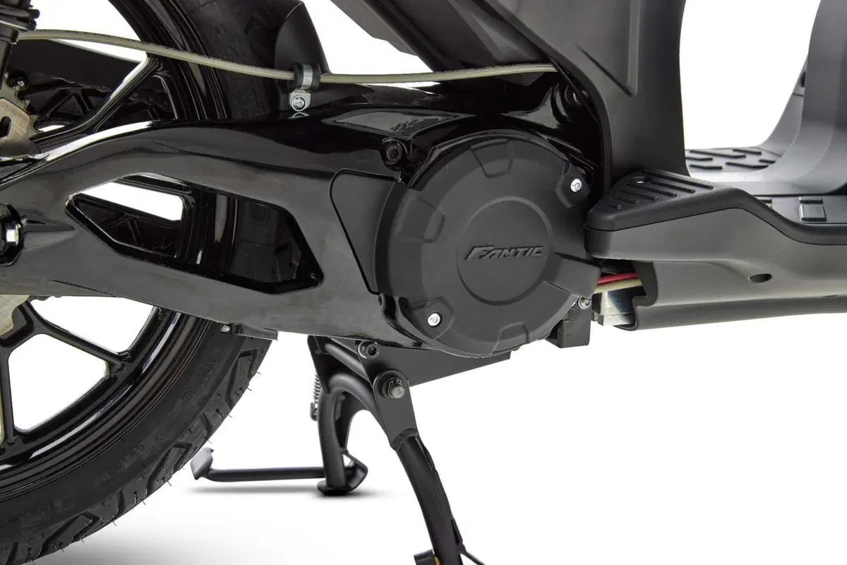 Fantic Electric, il primo scooter elettrico della marca veneta in vendita a febbraio (17)