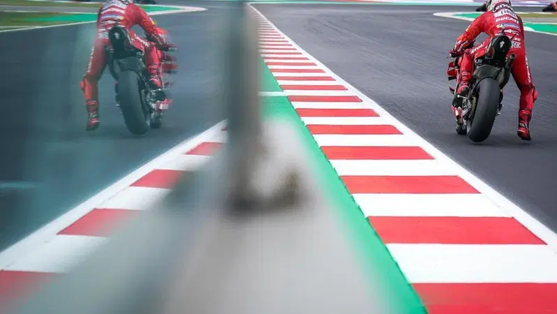MotoGP 2022. Qual &egrave; la foto pi&ugrave; bella dell'anno? [GALLERY]