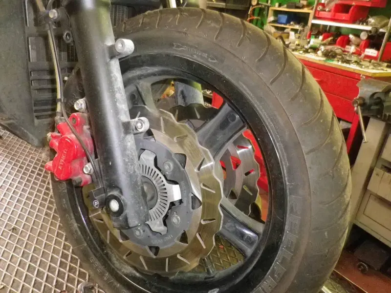 KYMCO XCITING 250/300/500 RICAMBI USATI ORIGINALI (6)