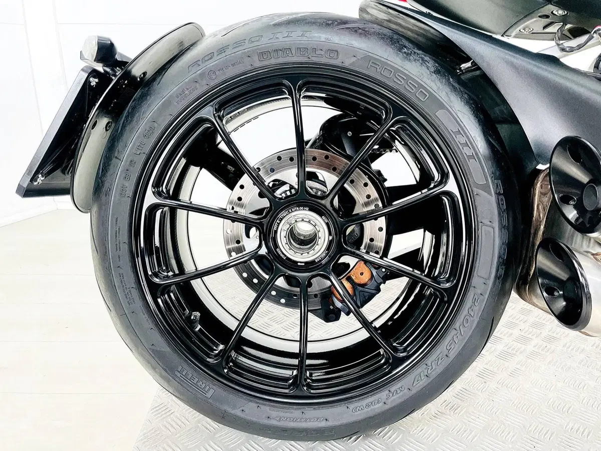 Ducati XDiavel 1262 Black Star (2021) (8)