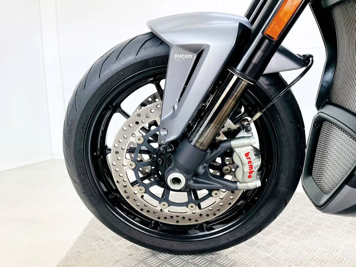 Ducati XDiavel 1262 Black Star (2021) (14)