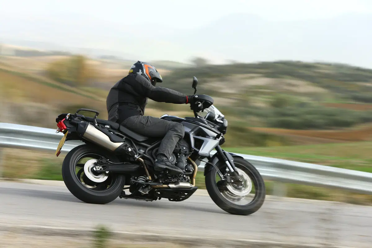 Triumph Tiger 800 XR  (5)