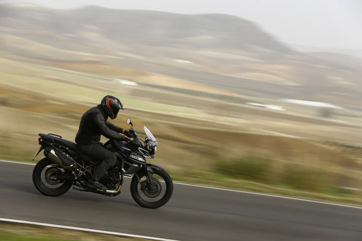 Triumph Tiger 800 XR  (3)