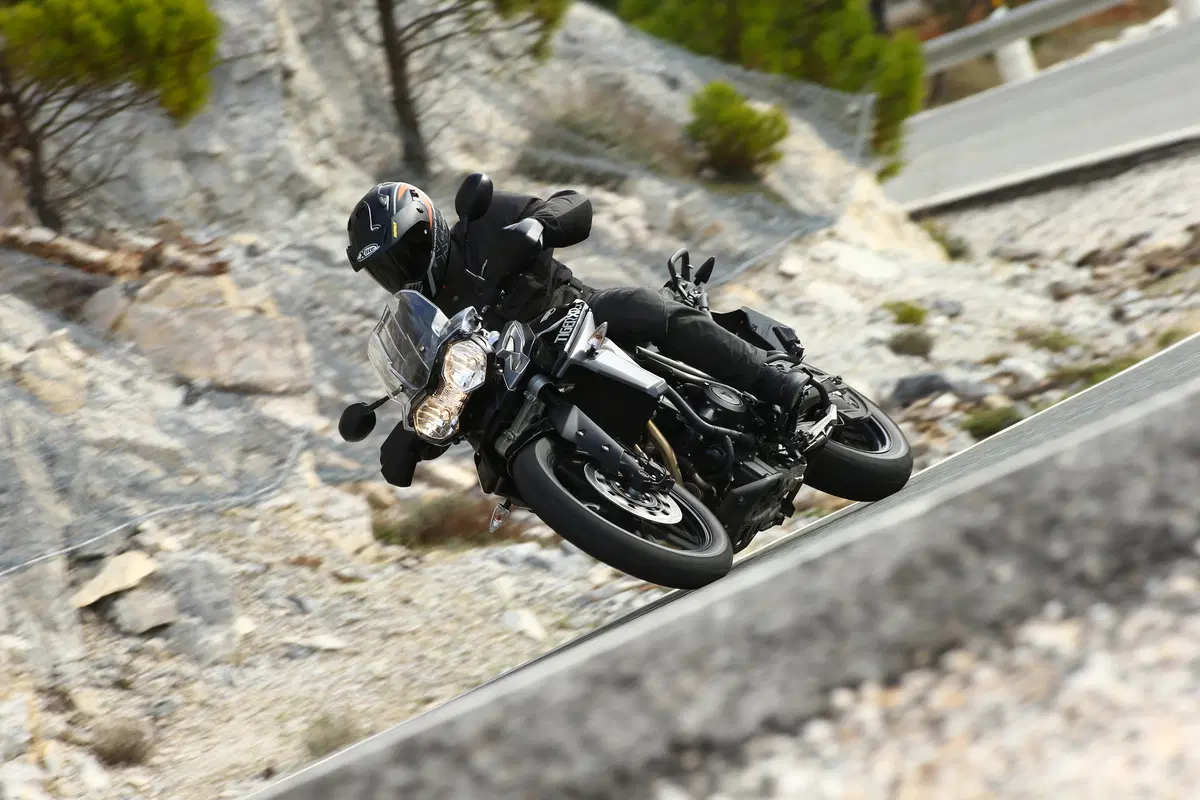 Triumph Tiger 800 XR  (9)
