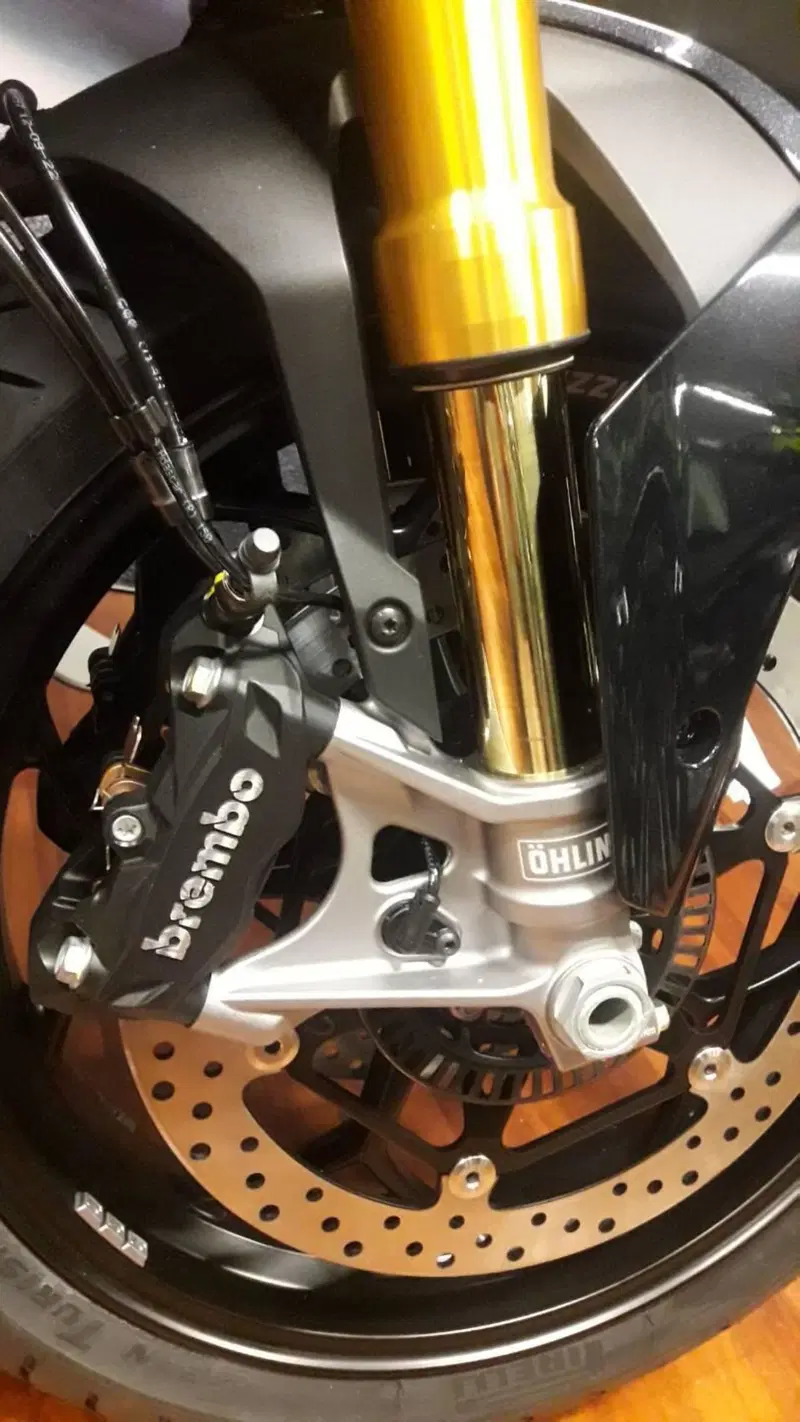 Moto Guzzi V100 Mandello S (2025 - 26) (8)