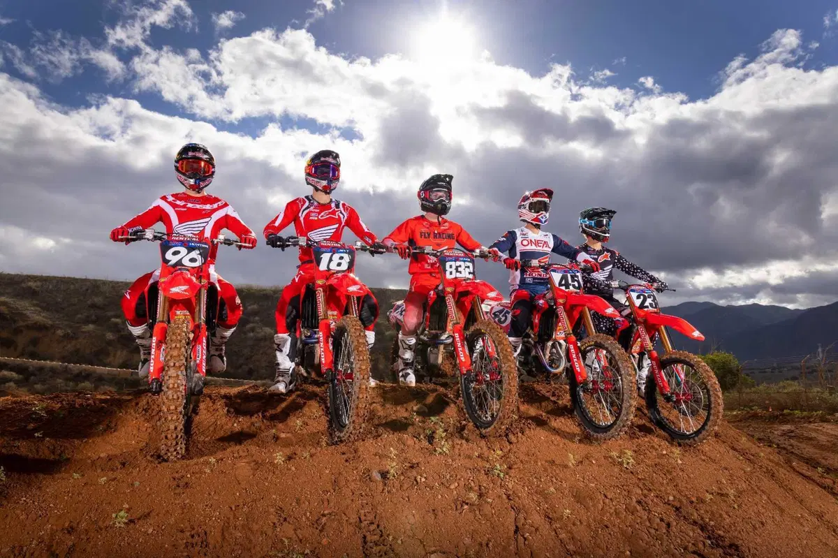 Athena annuncia una partnership con il team Honda Racing Corporation USA (4)