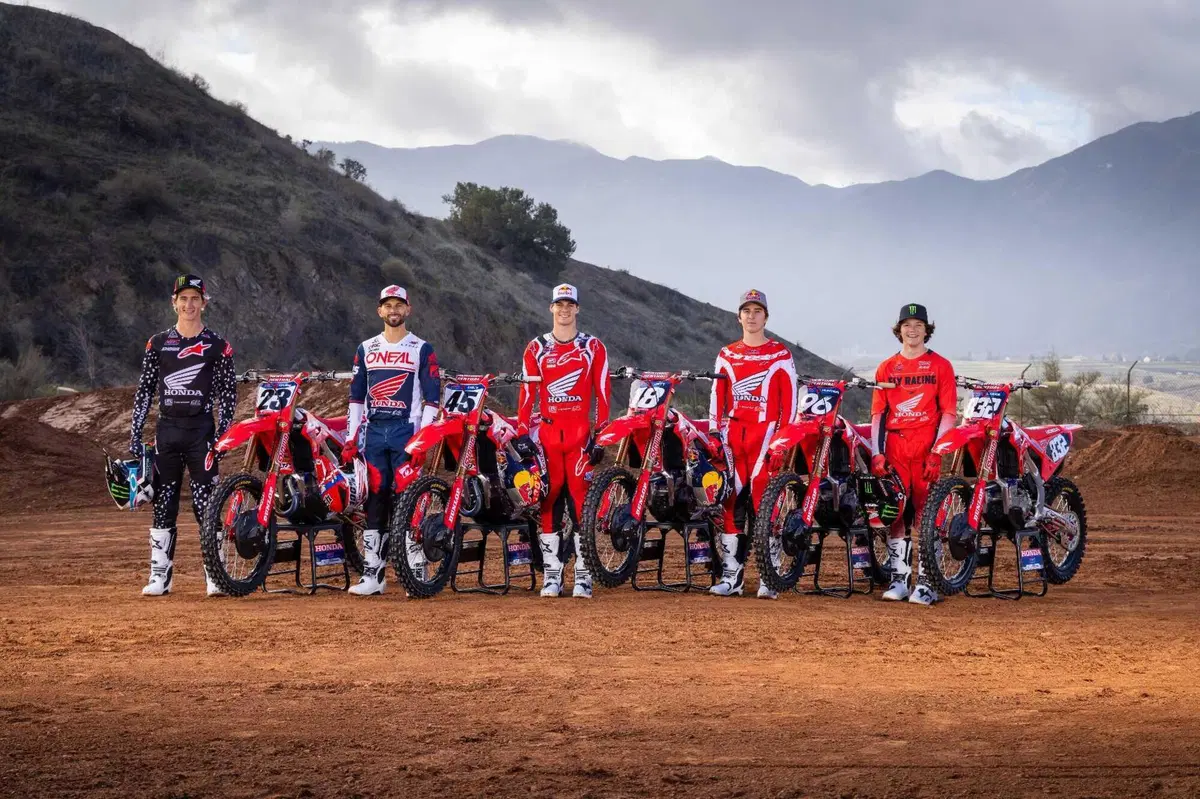 Athena annuncia una partnership con il team Honda Racing Corporation USA (5)