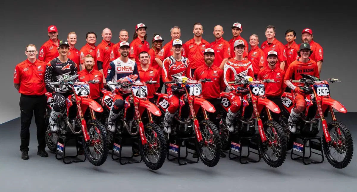 Athena annuncia una partnership con il team Honda Racing Corporation USA (11)
