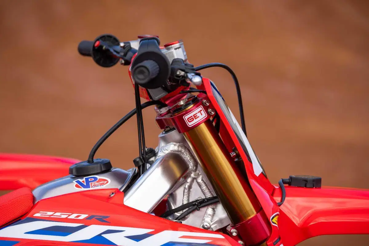 Athena annuncia una partnership con il team Honda Racing Corporation USA (12)
