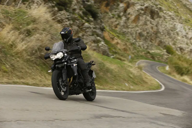 La Tiger ha un'ottima tenuta di strada. Il motore ha un grande range di utilizzo ed &egrave; assistito da un cambio morbido e preciso