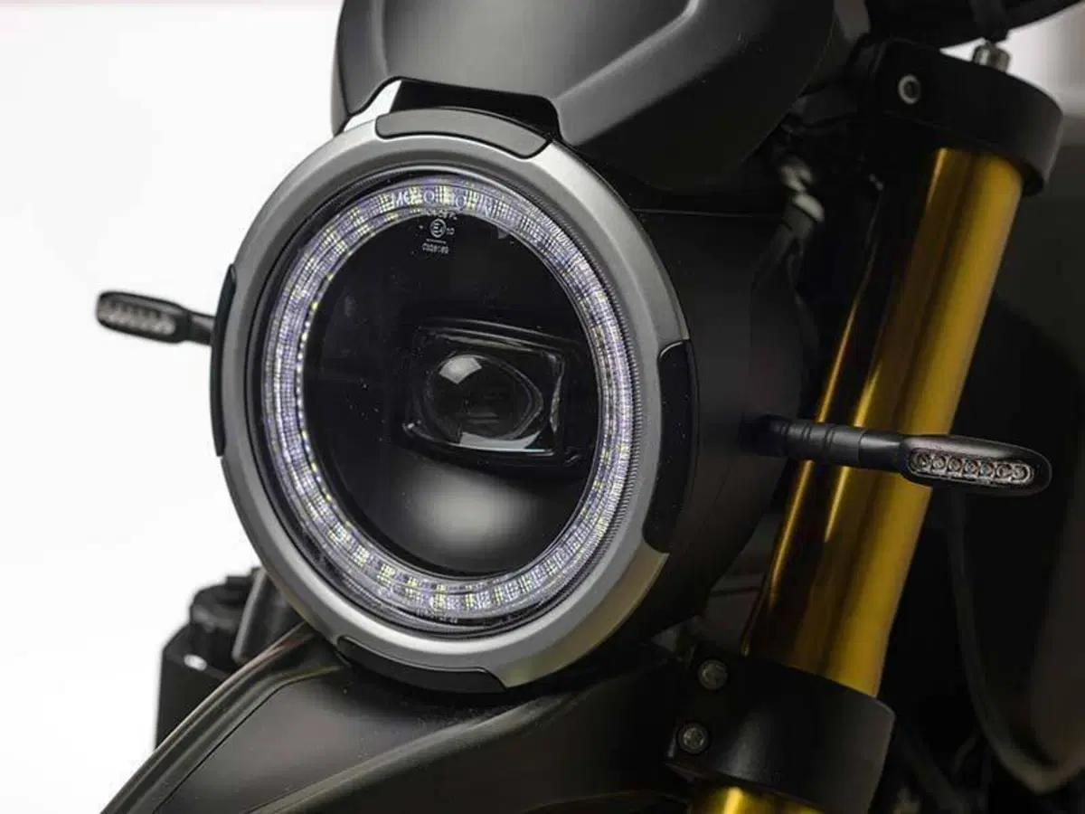 Moto Morini SEIEMMEZZO SCR (2022 - 26) (4)