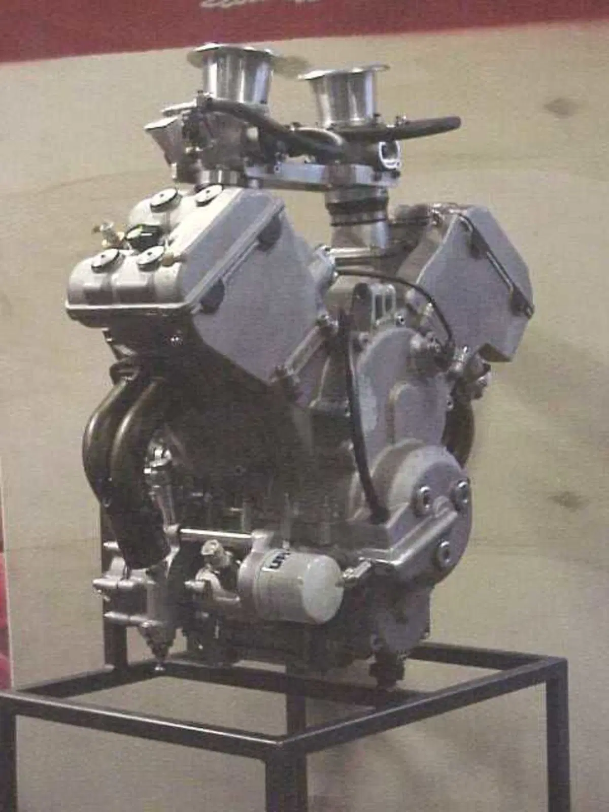 Moto Guzzi  VA-10: il bicilindrico del futuro passato  (5)