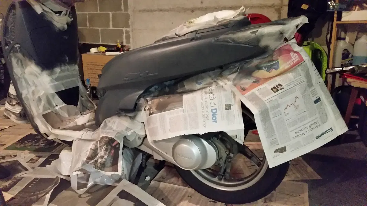 La vernice spray diventa pellicola. Il nostro test sullo scooter (9)