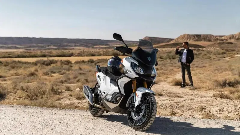 Peugeot Motocycles, listino 2023: ecco quanto costa il nuovo XP 400 visto a EICMA