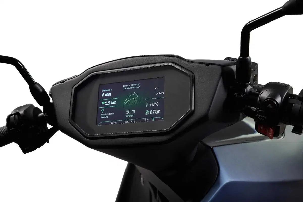 Ray 7.7: 125 km/h e 150 km di autonomia per 9.990 euro! Ne vale la pena?  (8)