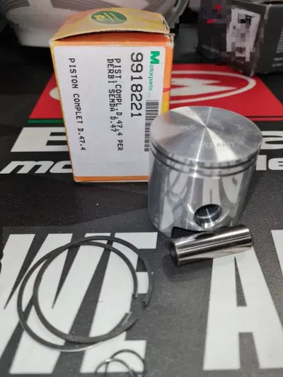 Pistone completo Motorparts &oslash; 47,4 per Derbi