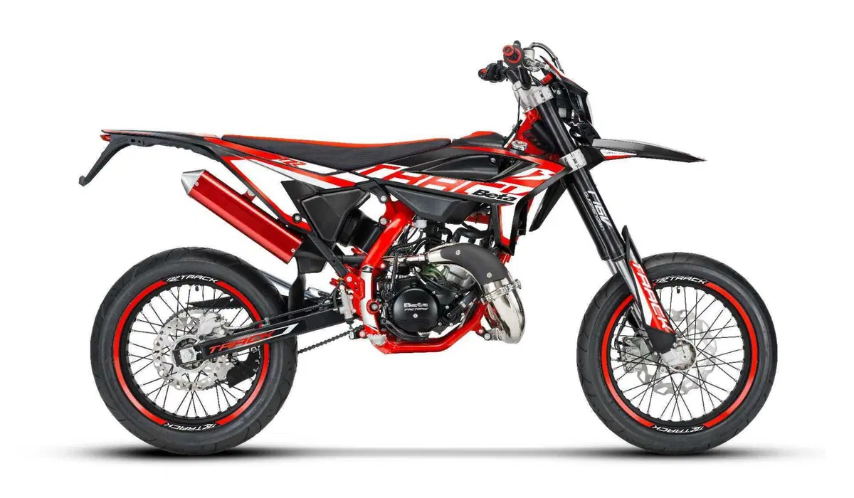 Beta RR 50 Enduro e Motard 2023: anche voi vorreste avere 14 anni?