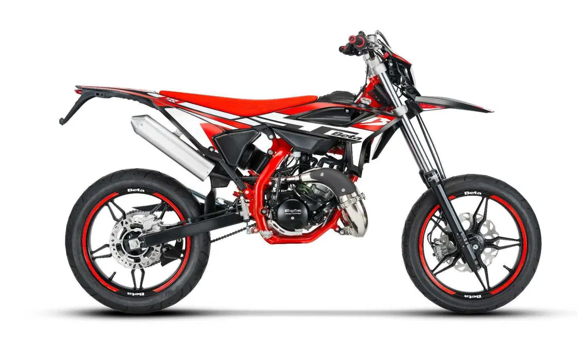 Beta RR 50 Enduro e Motard 2023: anche voi vorreste avere 14 anni? (3)