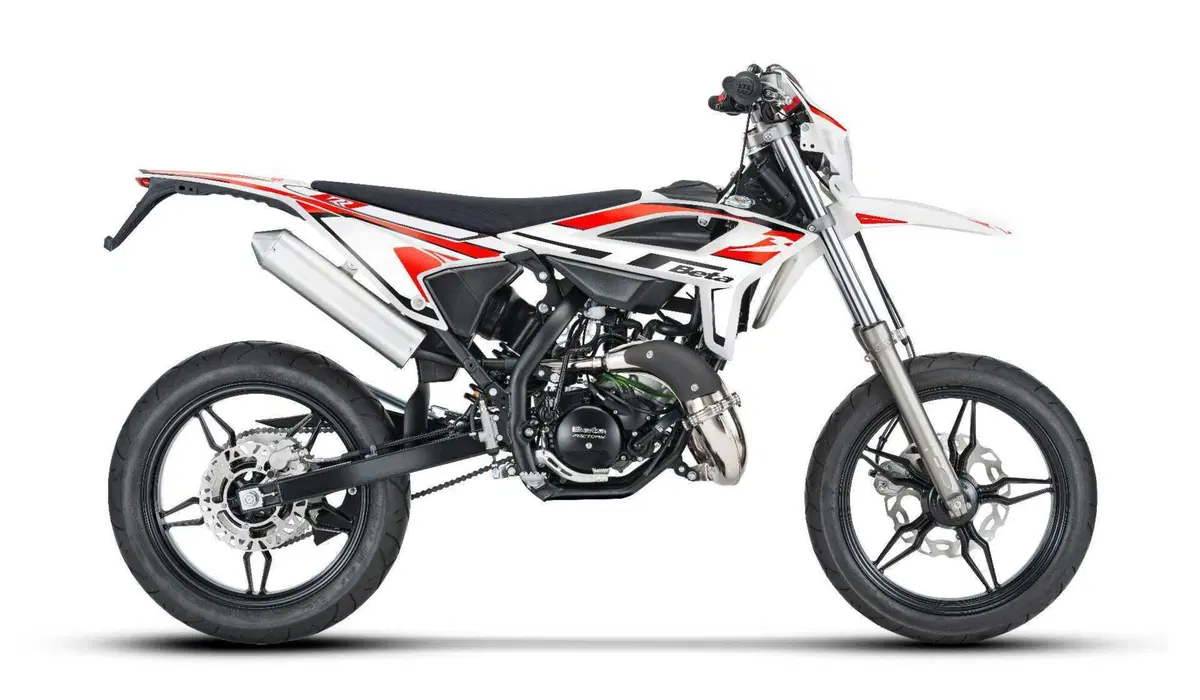 Beta RR 50 Enduro e Motard 2023: anche voi vorreste avere 14 anni? (6)