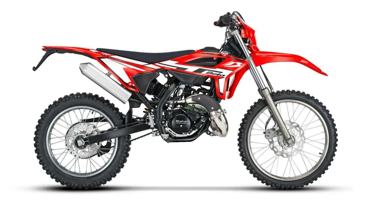 Beta RR 50 Enduro e Motard 2023: anche voi vorreste avere 14 anni? (3)