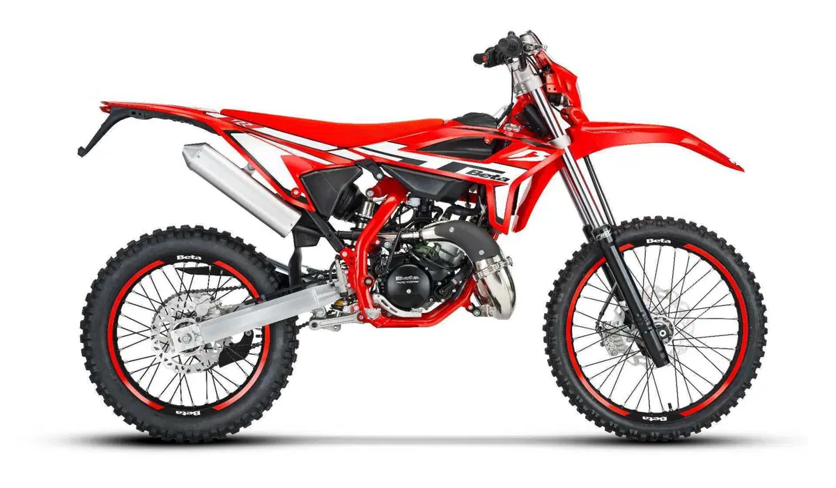 Beta RR 50 Enduro e Motard 2023: anche voi vorreste avere 14 anni? (5)