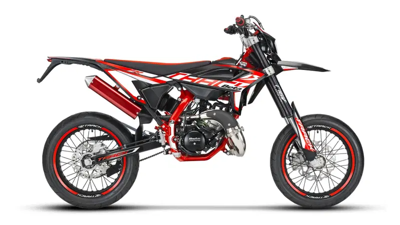 Beta RR 50 Enduro e Motard 2023: anche voi vorreste avere 14 anni?