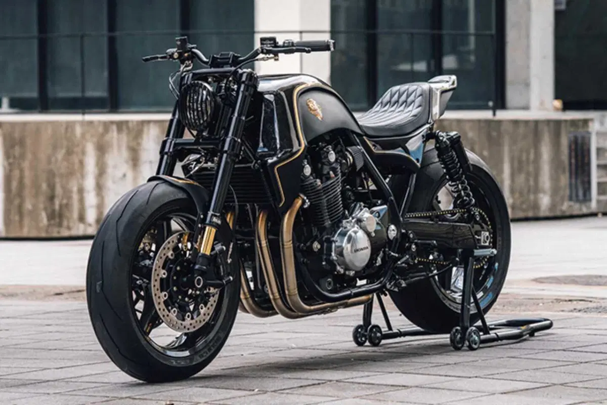 Rough Crafts "Oriental Uppercut"... Pugilato orientale