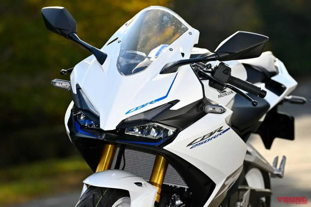 CBR250RR: + 3CV e qualche ritocco. Bella e possibile, ma... non per noi. (2)
