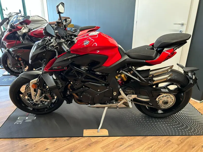 MV Agusta Brutale 1000 RS (2022 - 26) (2)