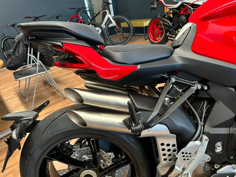 MV Agusta Brutale 1000 RS (2022 - 26) (9)
