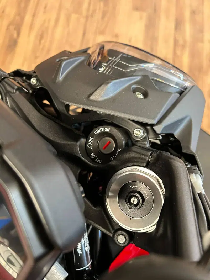 MV Agusta Brutale 1000 RS (2022 - 26) (12)