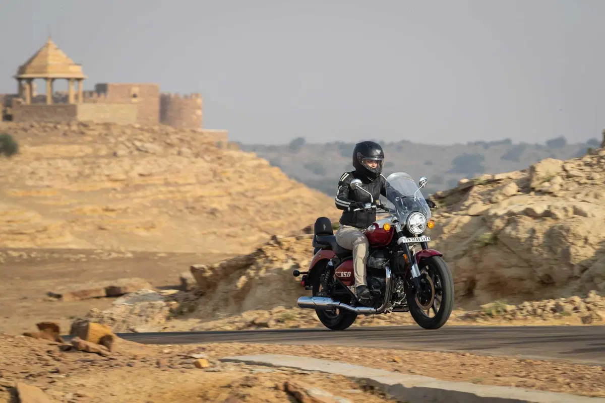 Royal Enfield Super Meteor 650: l'abbiamo provata in India! (5)