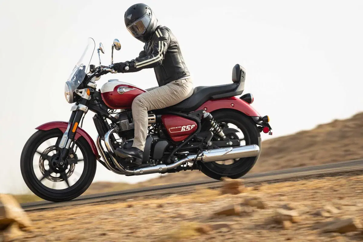 Royal Enfield Super Meteor 650: l'abbiamo provata in India! (6)