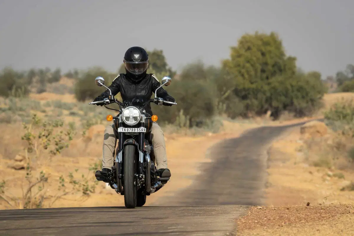Royal Enfield Super Meteor 650: l'abbiamo provata in India! (8)