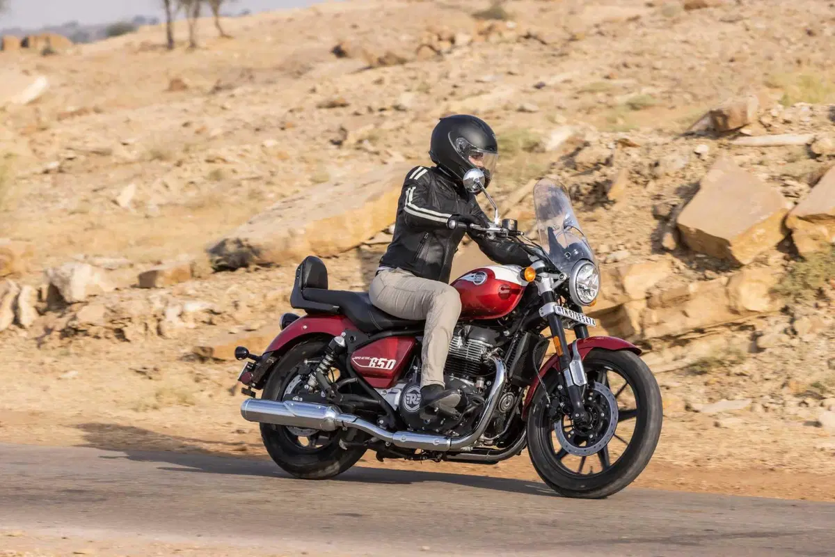 Royal Enfield Super Meteor 650: l'abbiamo provata in India! (10)