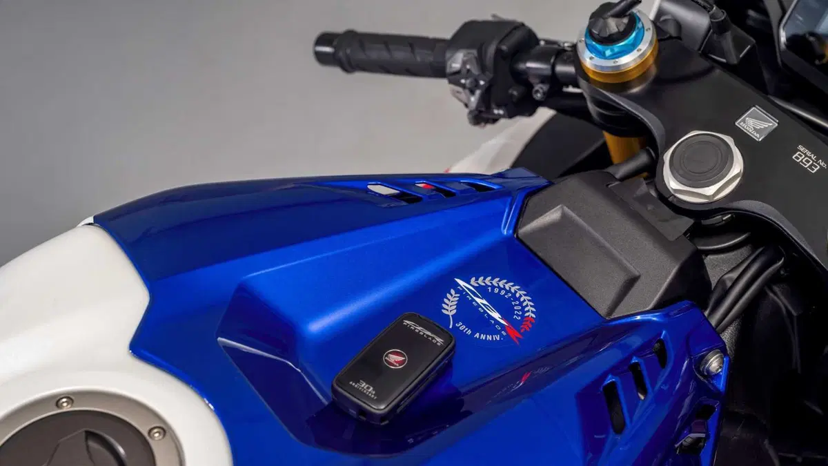 Honda CBR 1000 RR CBR 1000 RR-R Fireblade SP 30th Anniversary (2022 - 23) (8)