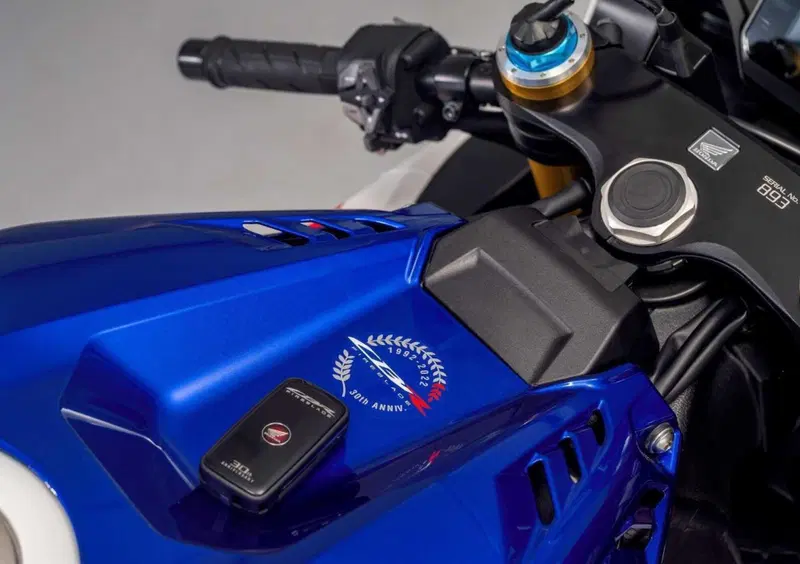 Honda CBR 1000 RR CBR 1000 RR-R Fireblade SP 30th Anniversary (2022 - 23) (8)