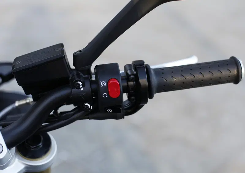 Triumph Street Triple Street Triple ABS (2013 - 17) (11)
