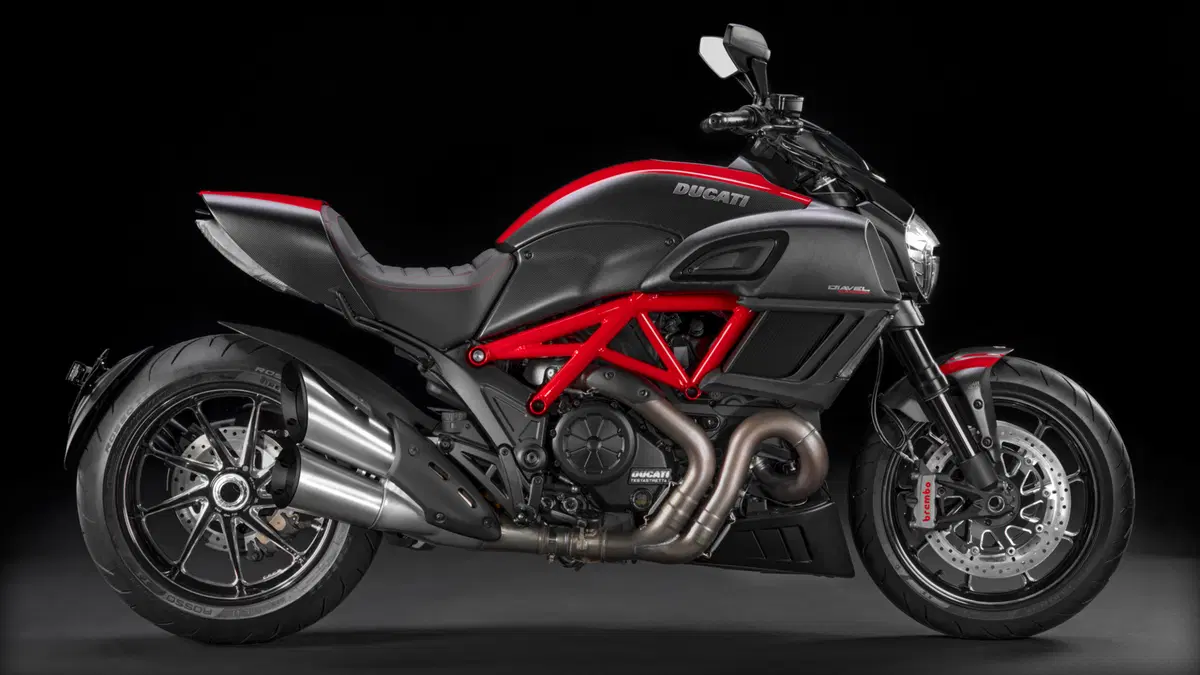 Ducati Diavel 1200 Diavel 1200 Carbon (2014 - 16) (2)