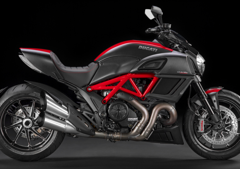 Ducati Diavel 1200 Diavel 1200 Carbon (2014 - 16) (2)
