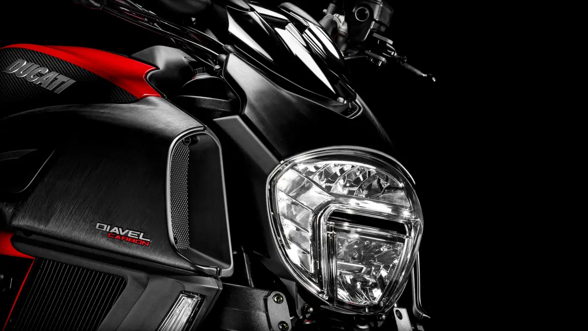 Ducati Diavel 1200 Diavel 1200 Carbon (2014 - 16)