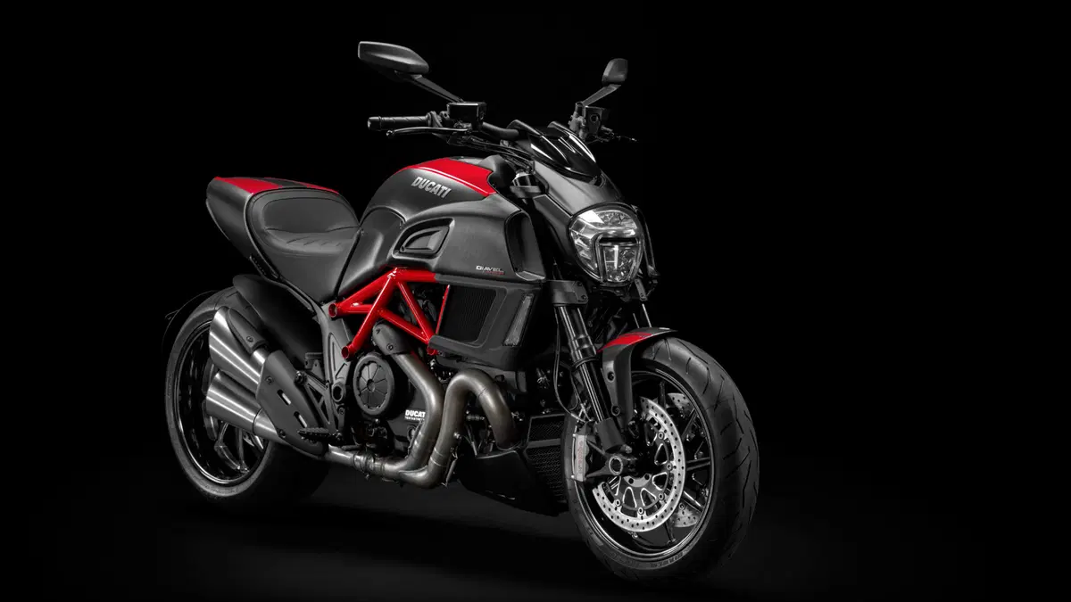 Ducati Diavel 1200 Diavel 1200 Carbon (2014 - 16) (5)